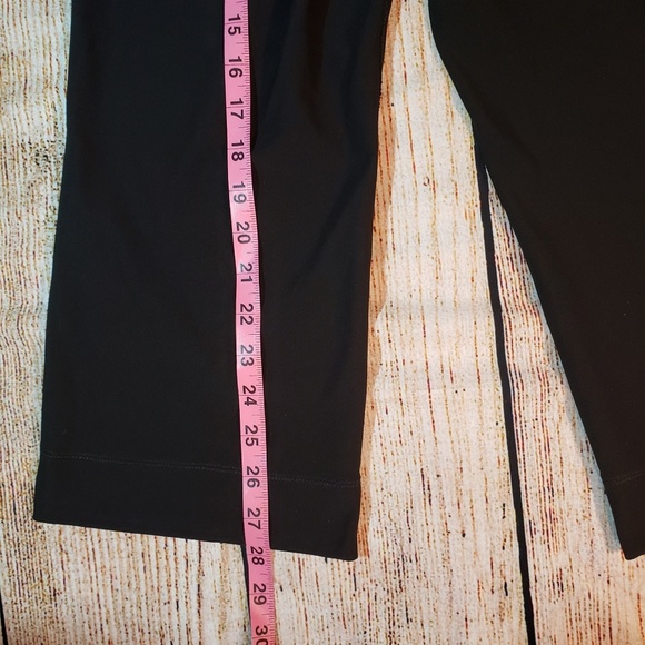 Nike Fit Dry High Rise Women's Size XS Capri Flare Leggings - Picture 6 of 8